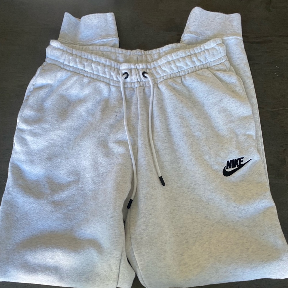Women’s Nike sweats☀️ size S
